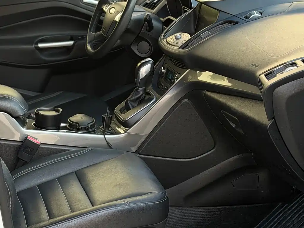 Ford Kuga — миниатюра 7