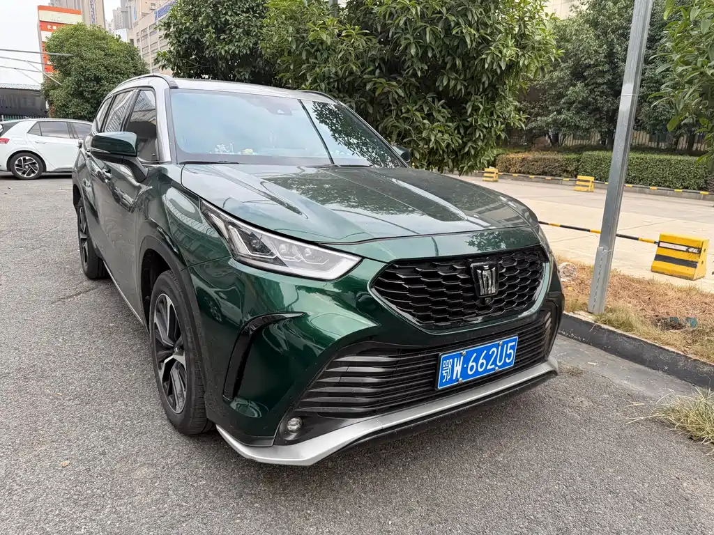 Toyota Crown Kluger — миниатюра 3