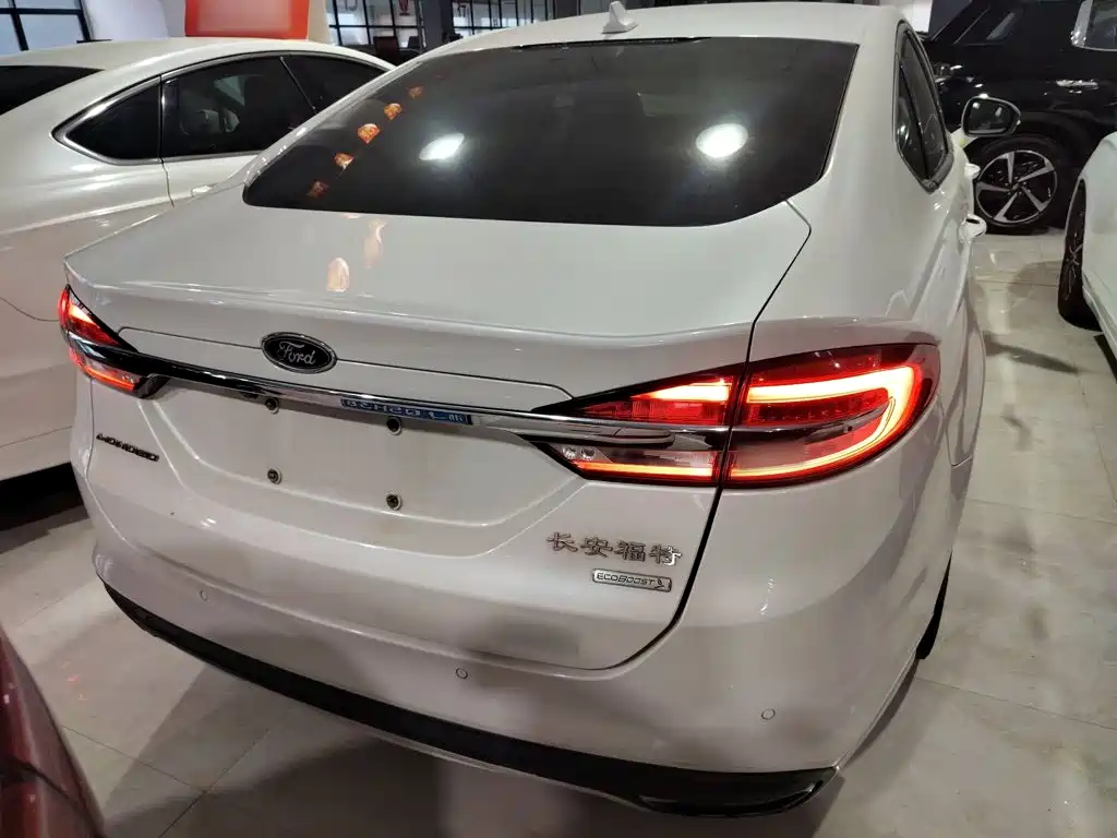 Ford Mondeo — миниатюра 6