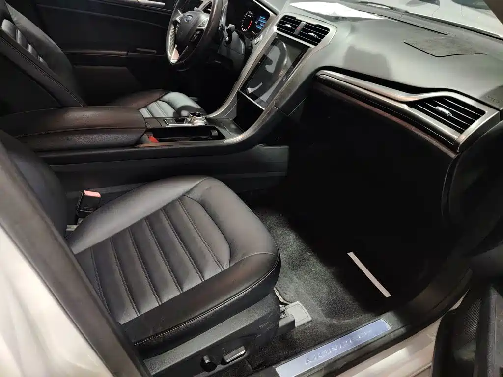 Ford Mondeo — миниатюра 25