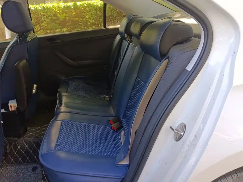 Volkswagen Santana — миниатюра 18