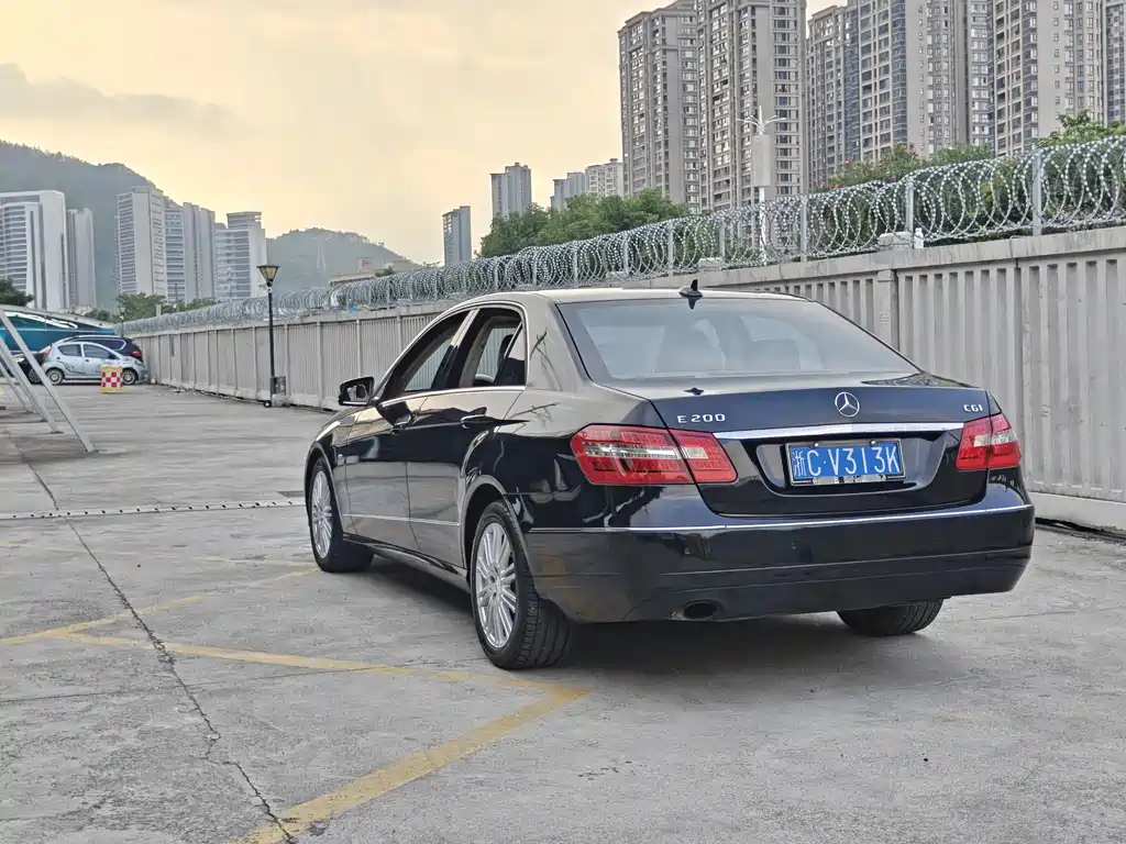 Mercedes-Benz E-Class (Import) — миниатюра 5