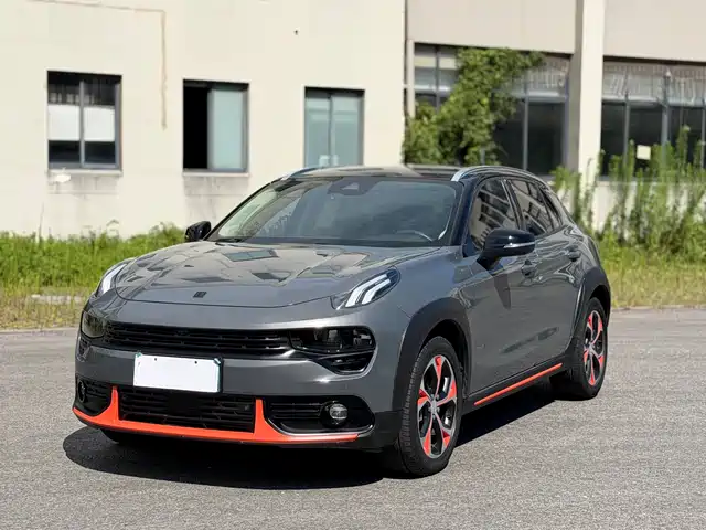 2018 Lynk & Co 02