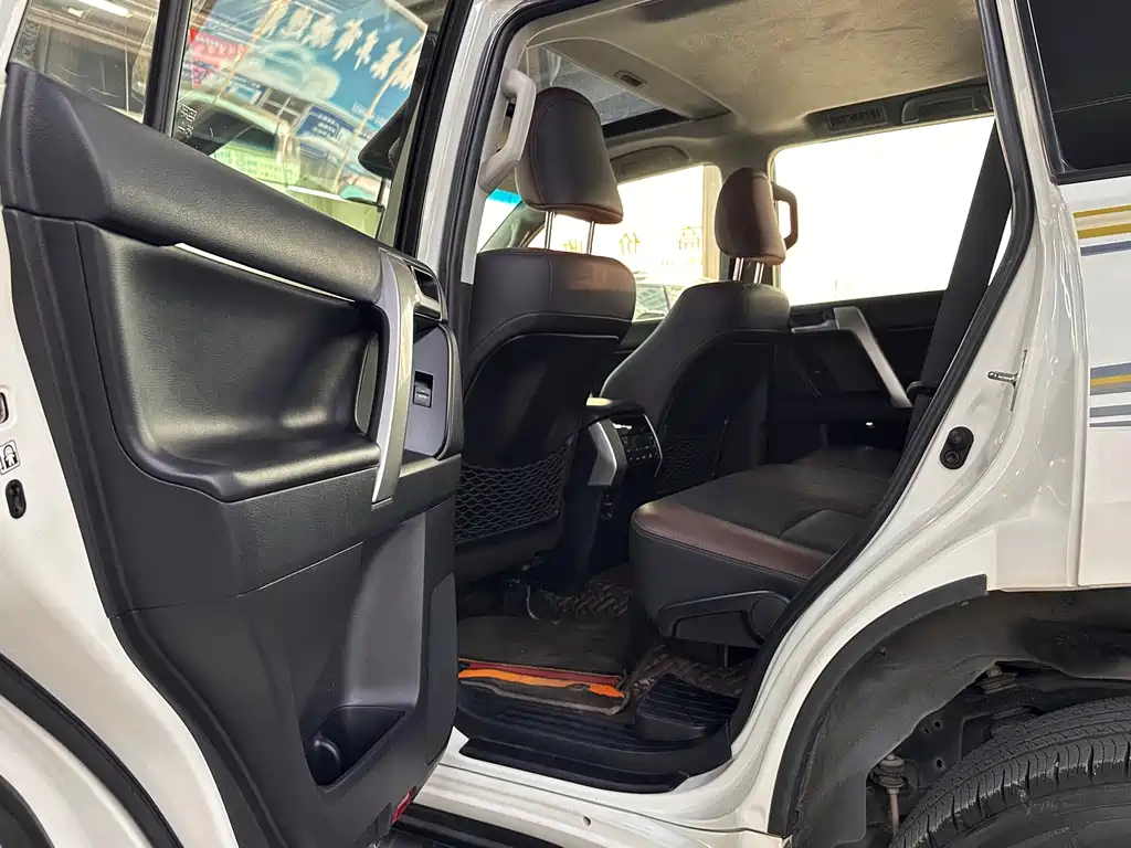 Toyota Prado — миниатюра 4