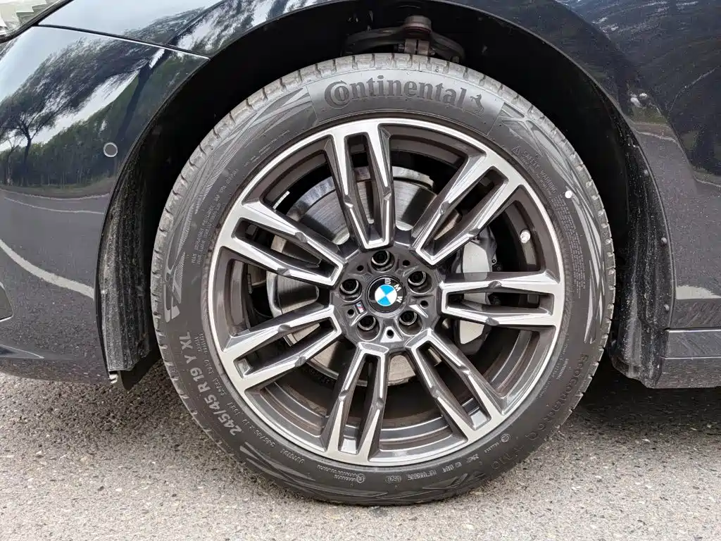 BMW 5 Series — миниатюра 16