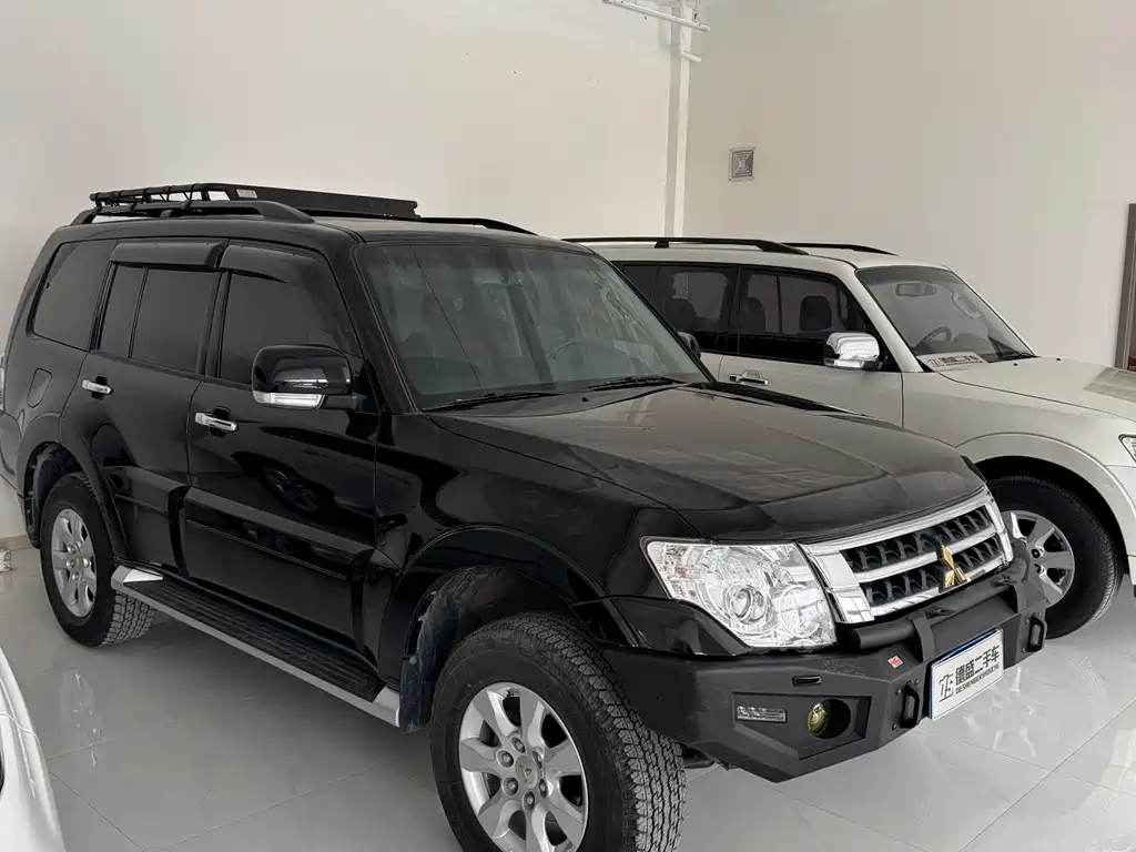 Mitsubishi Pajero (Import) 2019