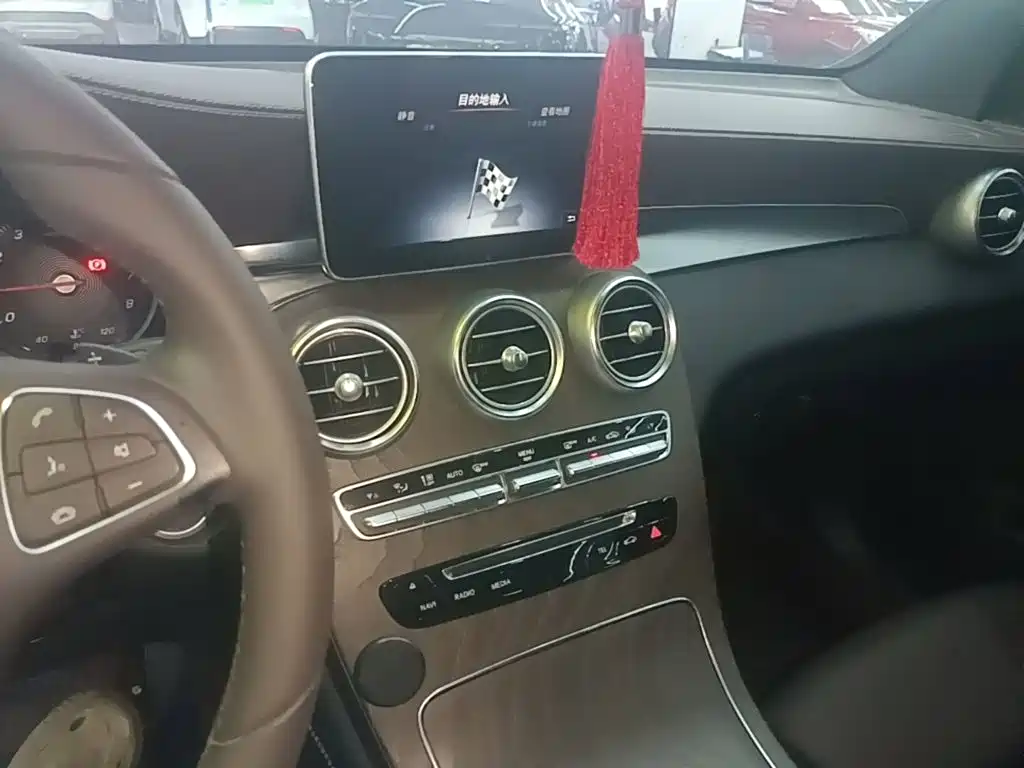 Mercedes-Benz GLC — миниатюра 13
