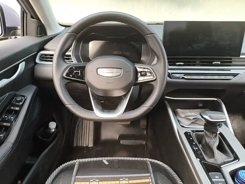 Geely Emgrand — миниатюра 11