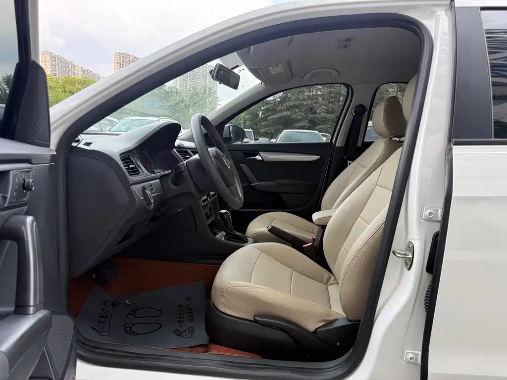 Volkswagen Lavida — миниатюра 4