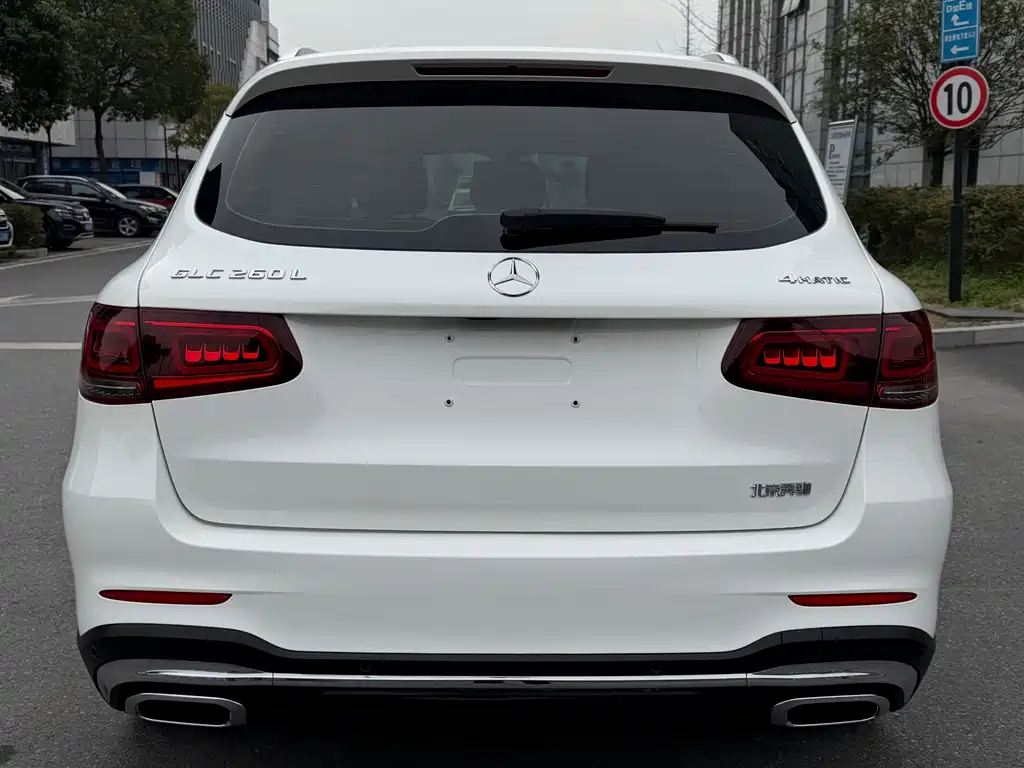 MERCEDES-BENZ GLC
