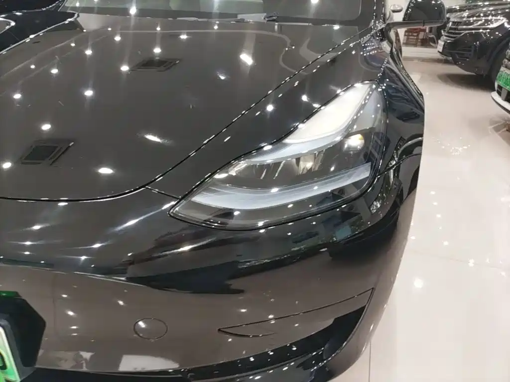 Tesla Model 3 — миниатюра 24