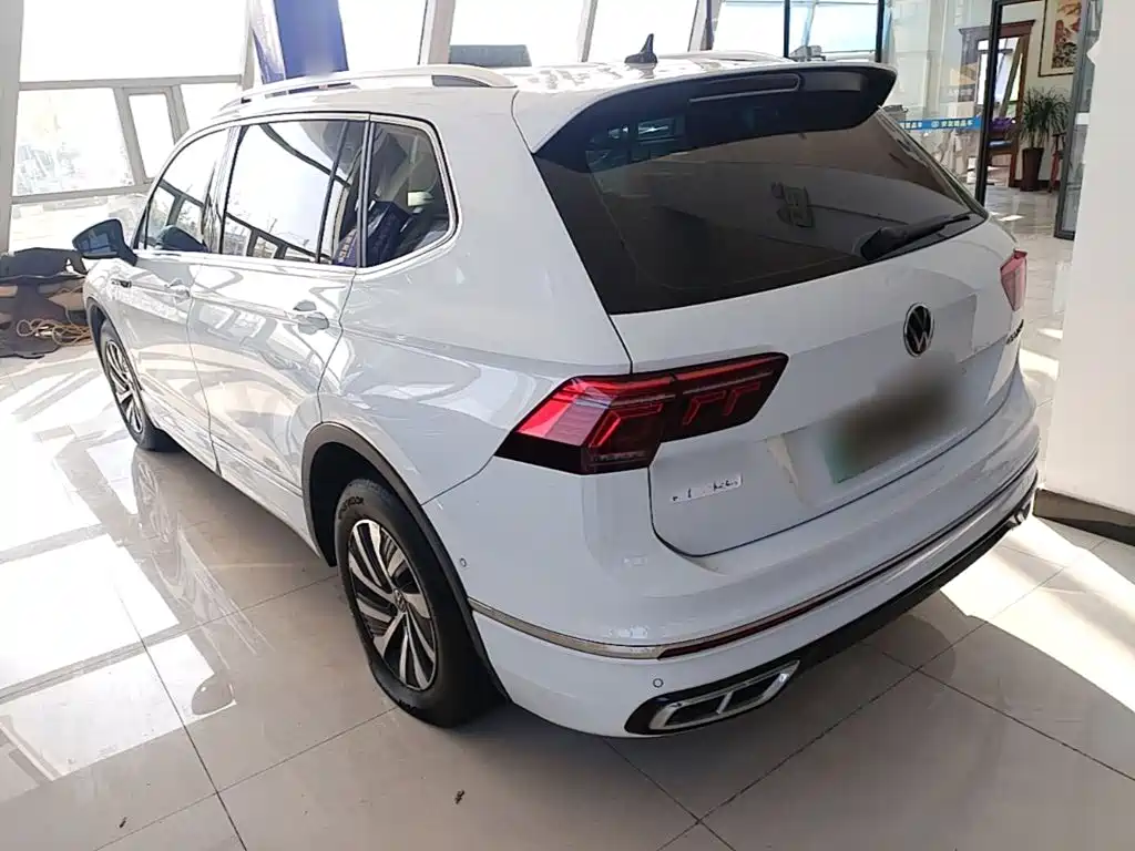 Volkswagen Tiguan L PHEV — миниатюра 5
