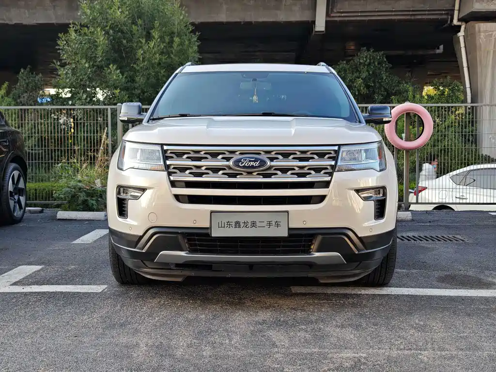 Ford Explorer (Import) — миниатюра 2