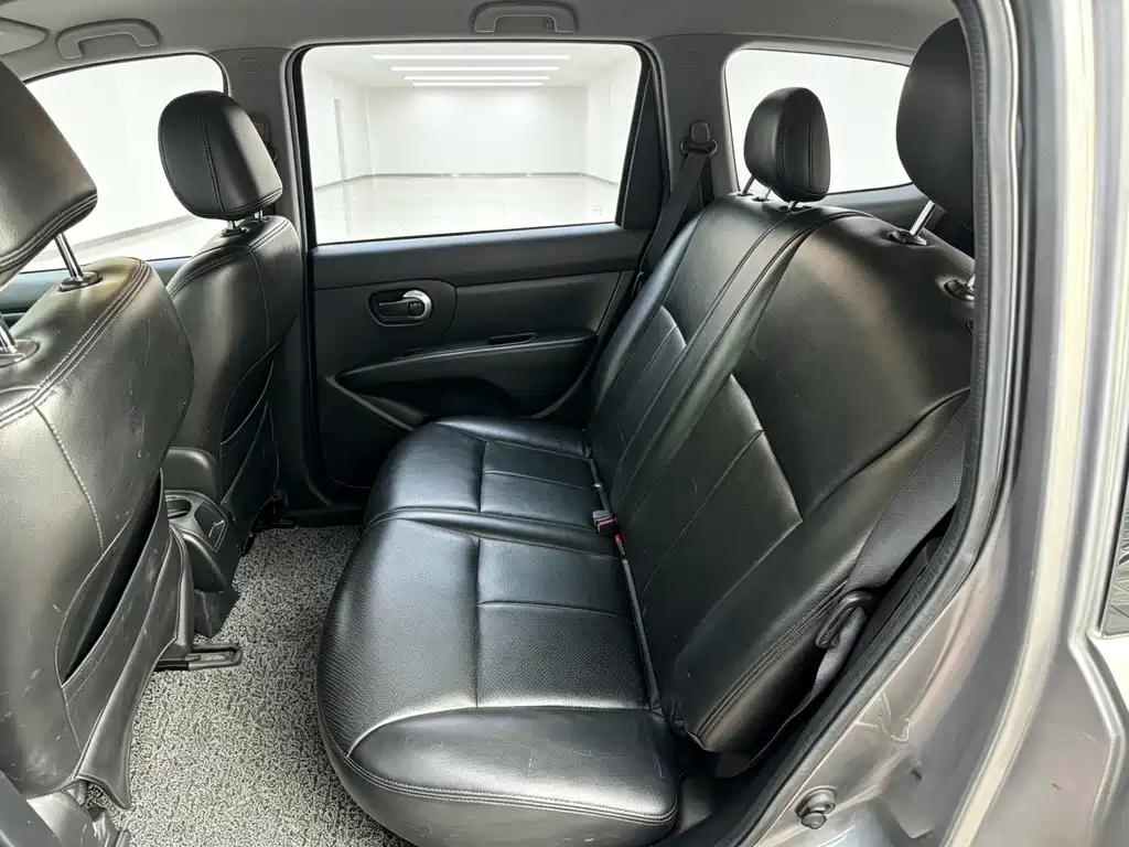 Nissan Livina — миниатюра 5