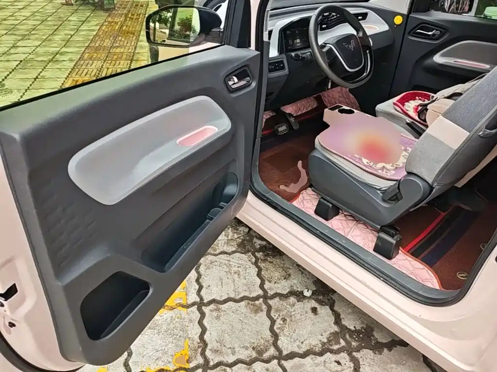 Wuling MINIEV — миниатюра 16