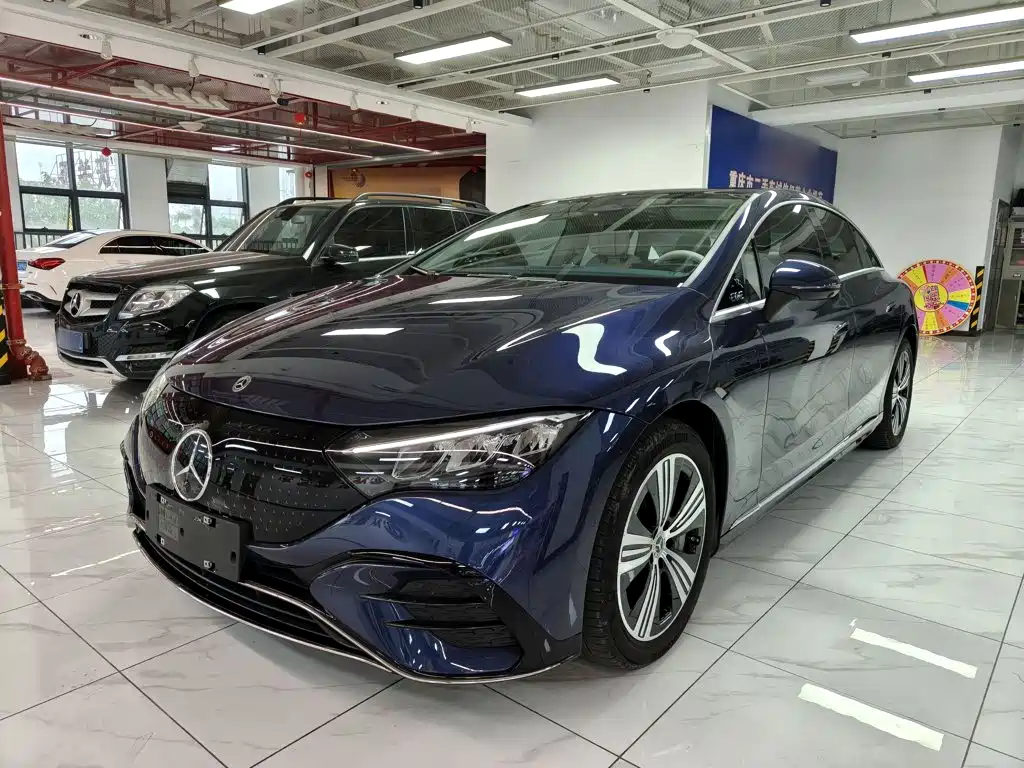 奔驰EQE 2025款 500 4MATIC 先锋版 2025