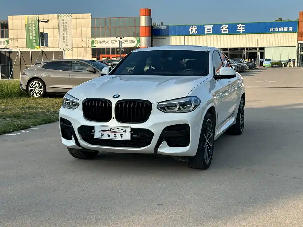 宝马X4 2021款 改款 xDrive 25i M运动曜夜套装 2021