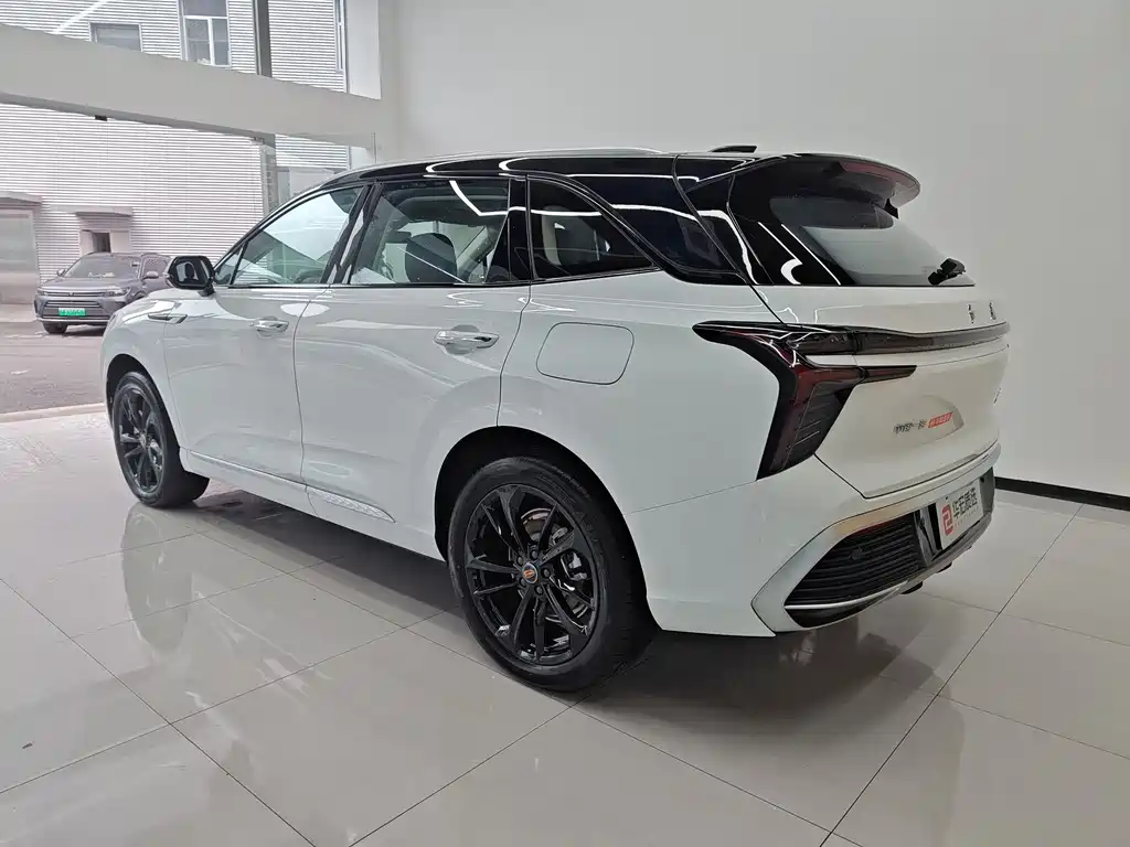 RED FLAG HONGQI HS3 PHEV