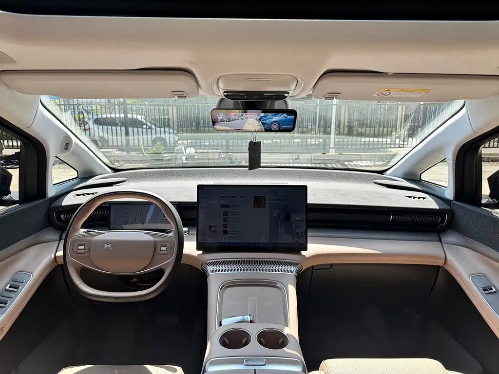 XPeng X9 — миниатюра 5