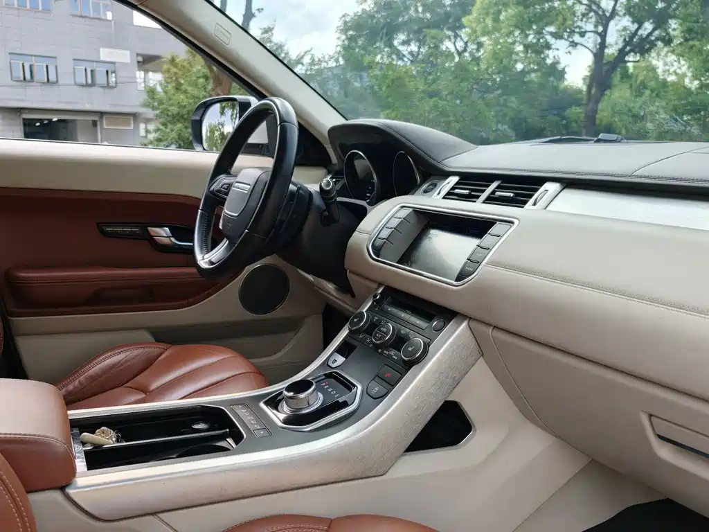 Land Rover Evoque (Import) — миниатюра 25
