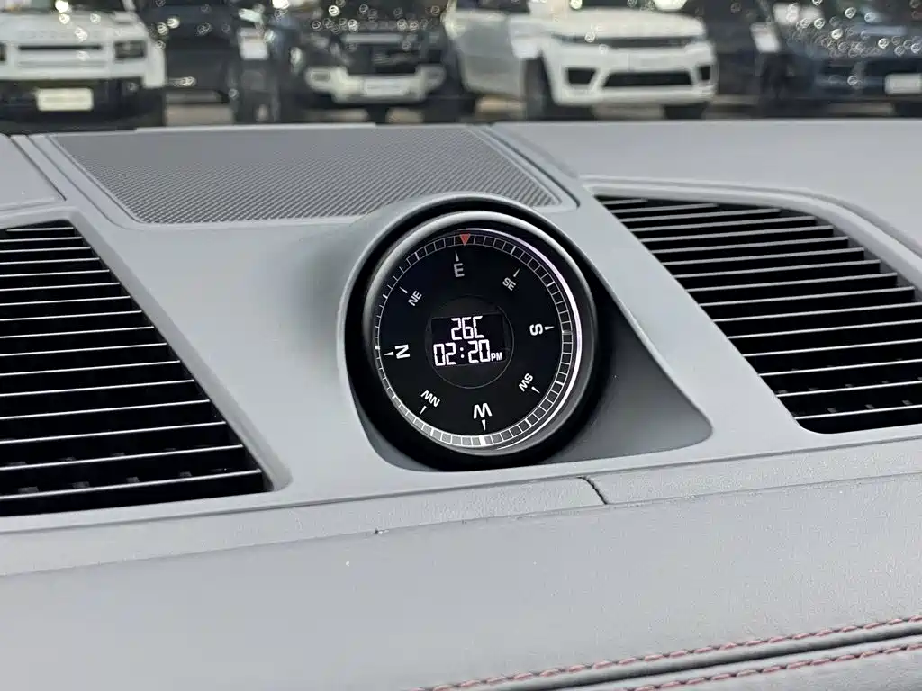 Porsche Cayenne — миниатюра 31