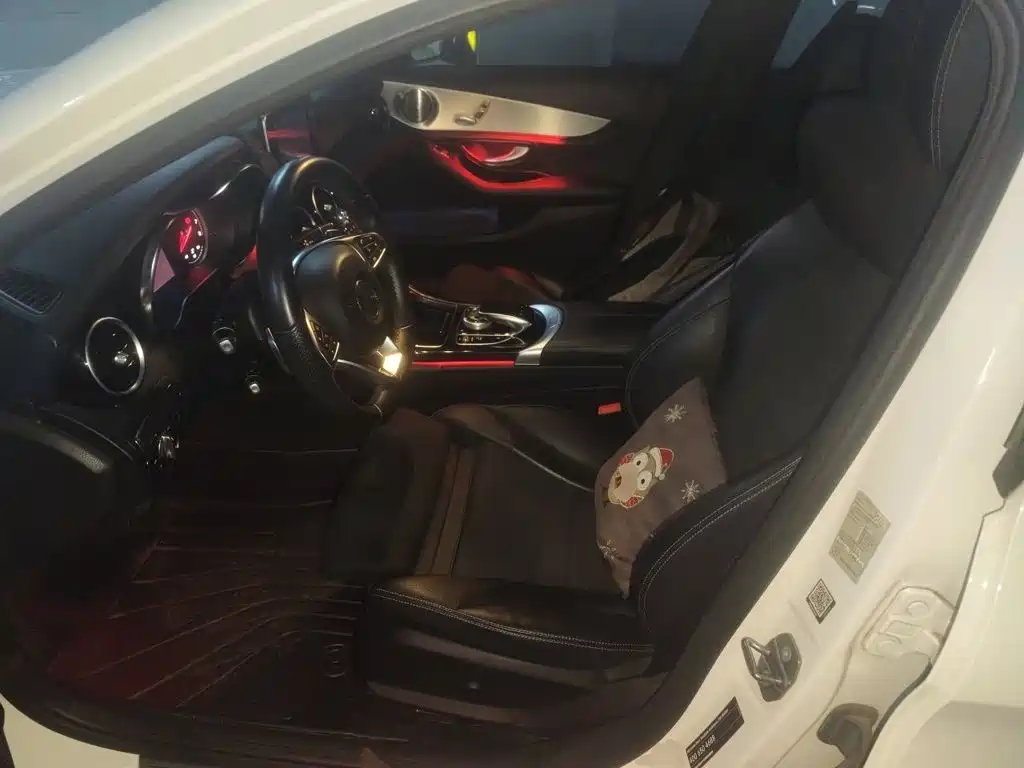 Mercedes-Benz C-Class — миниатюра 11