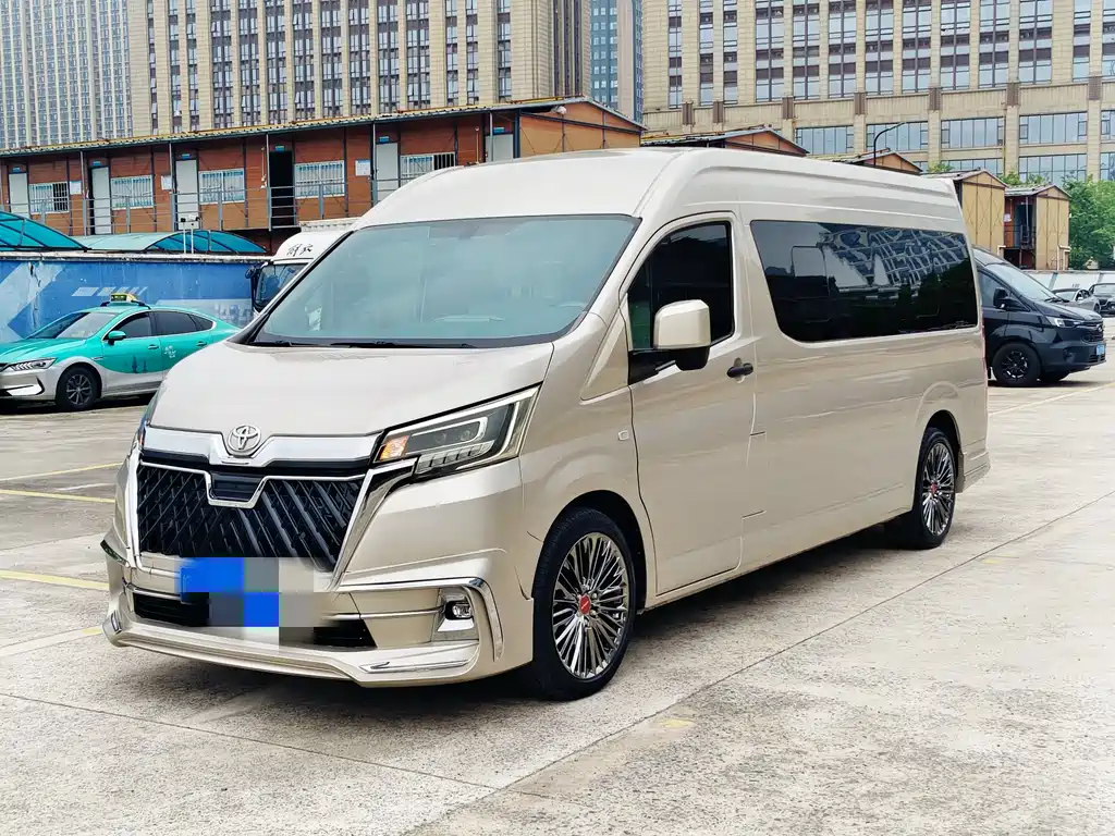 Toyota Hiace 2023