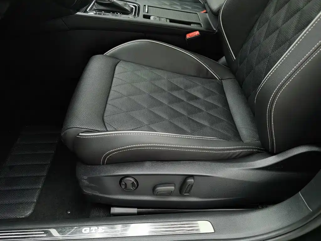 Volkswagen Magotan PHEV — миниатюра 20