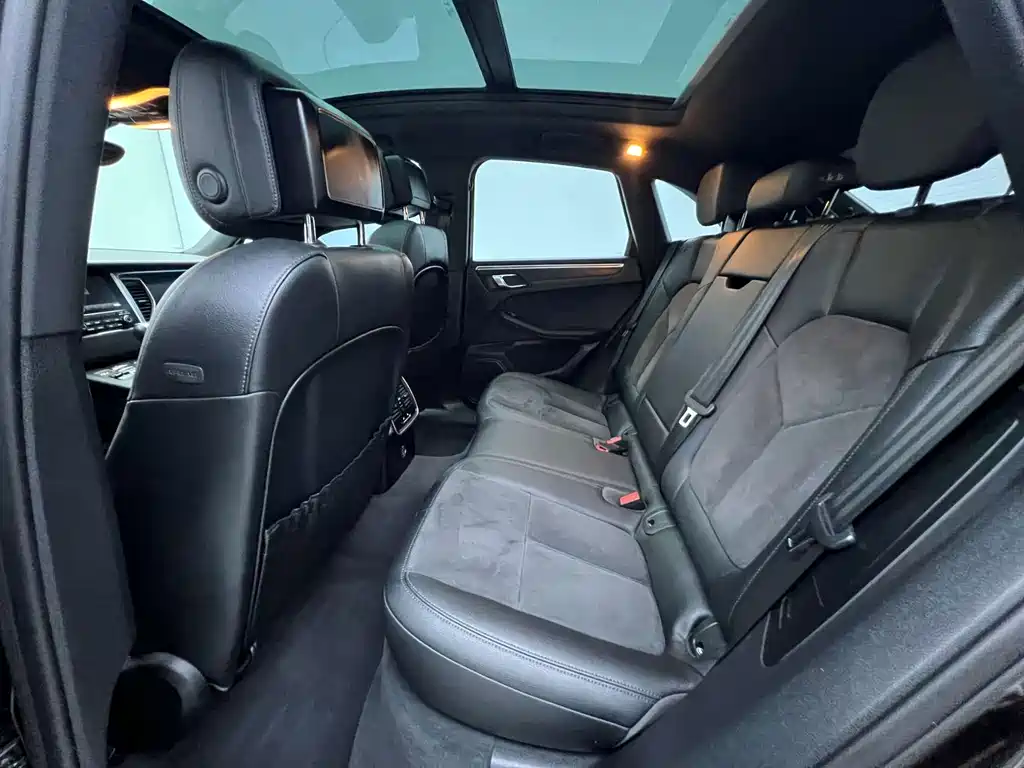 Porsche Macan — миниатюра 6