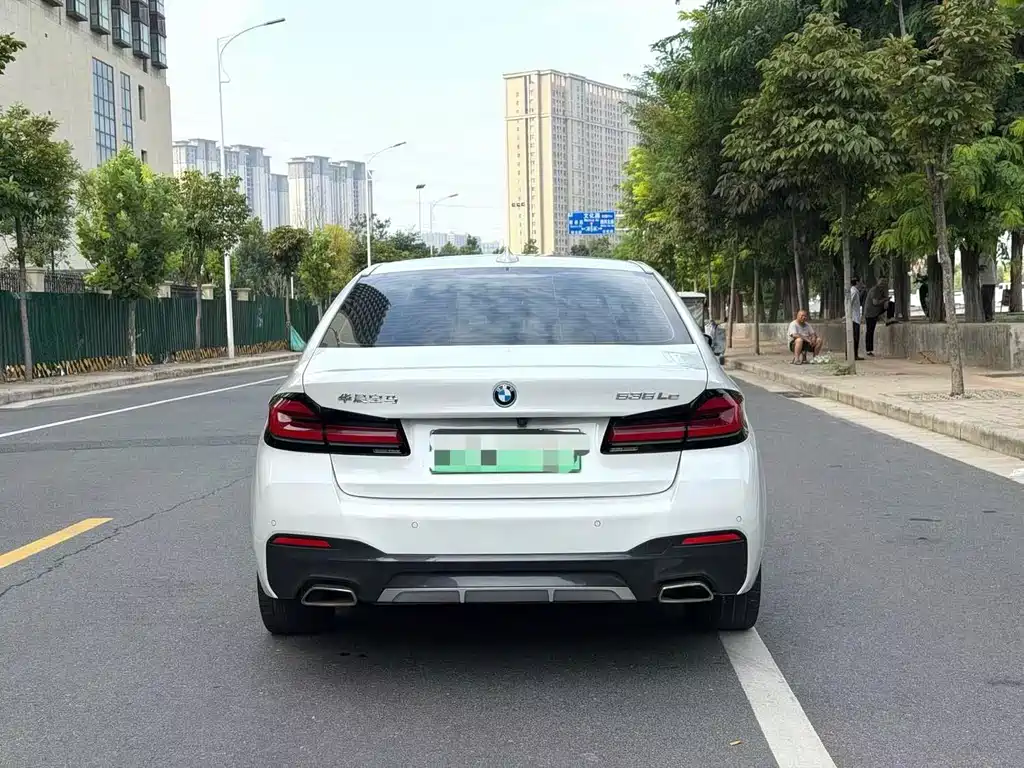 BMW 5 Series New Energy — миниатюра 7