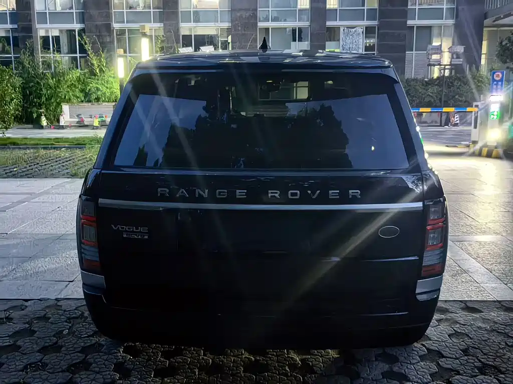 Land Rover Range Rover — миниатюра 4