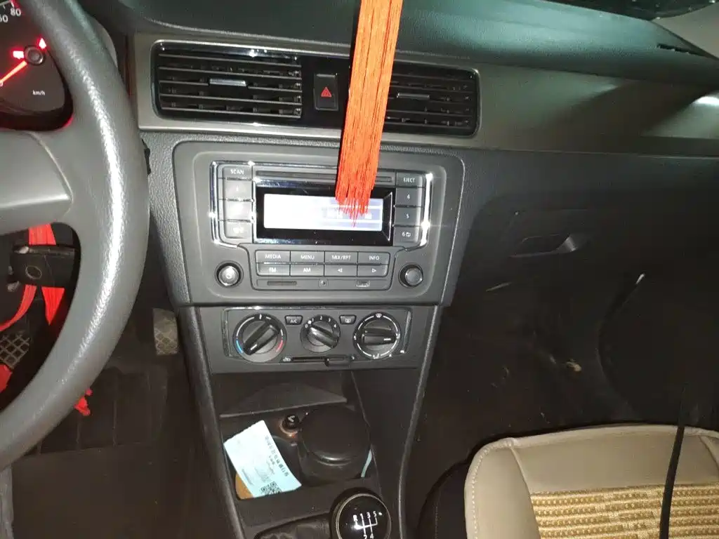 Volkswagen Santana — миниатюра 9