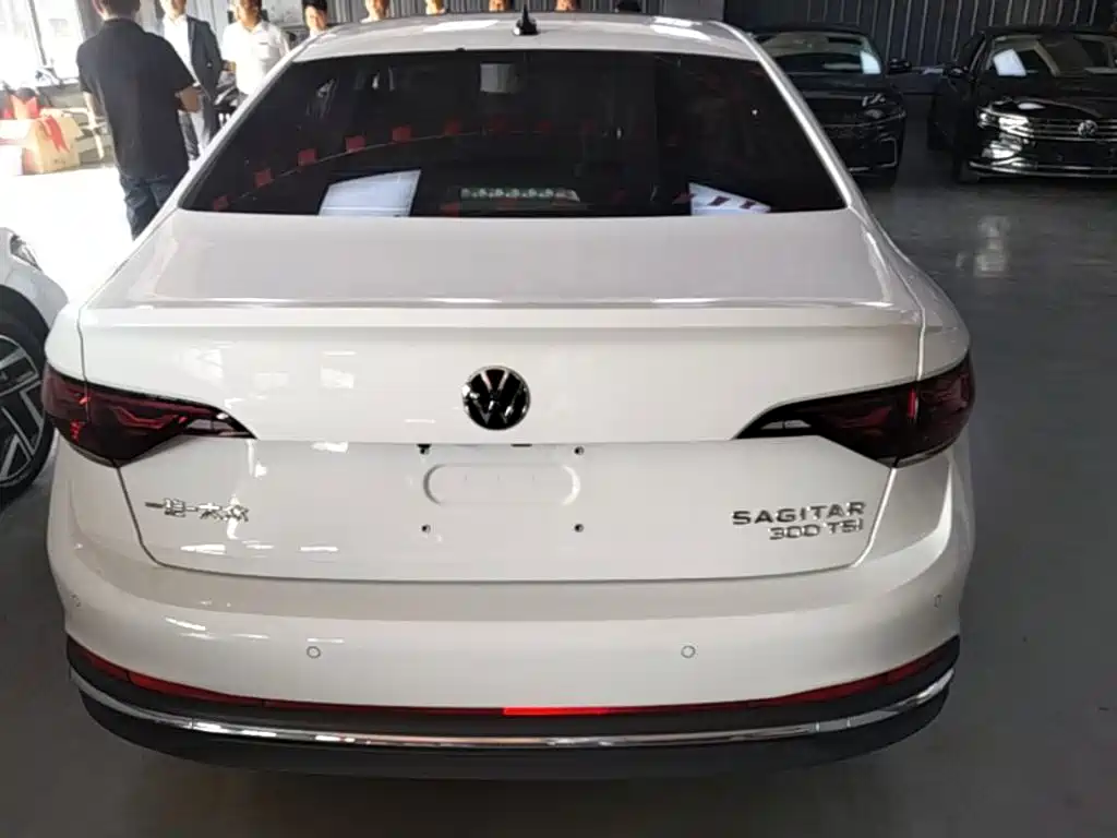 Volkswagen Sagitar — миниатюра 6