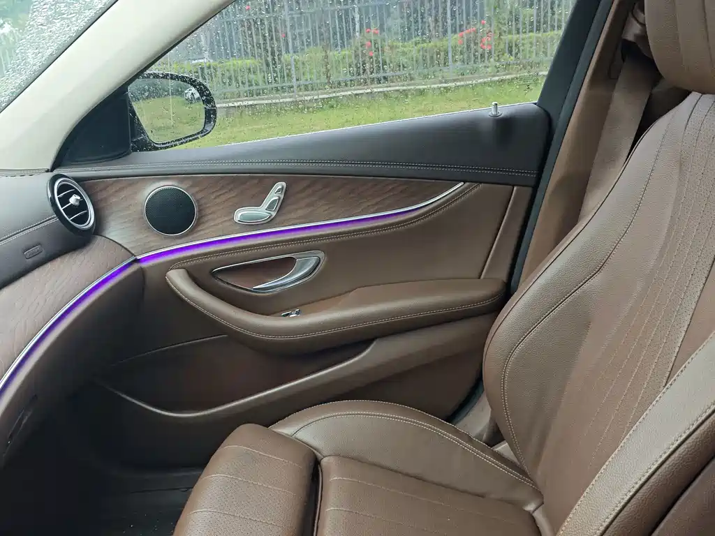 Mercedes-Benz E-Class — миниатюра 18