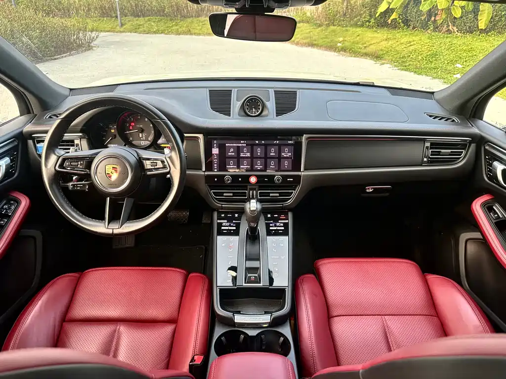 Porsche Macan — миниатюра 10