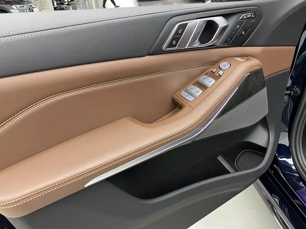 BMW X7 — миниатюра 19