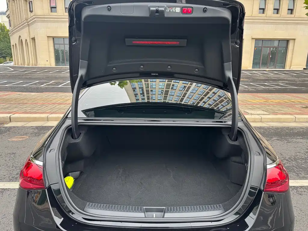 Mercedes-Benz E-Class New Energy — миниатюра 15