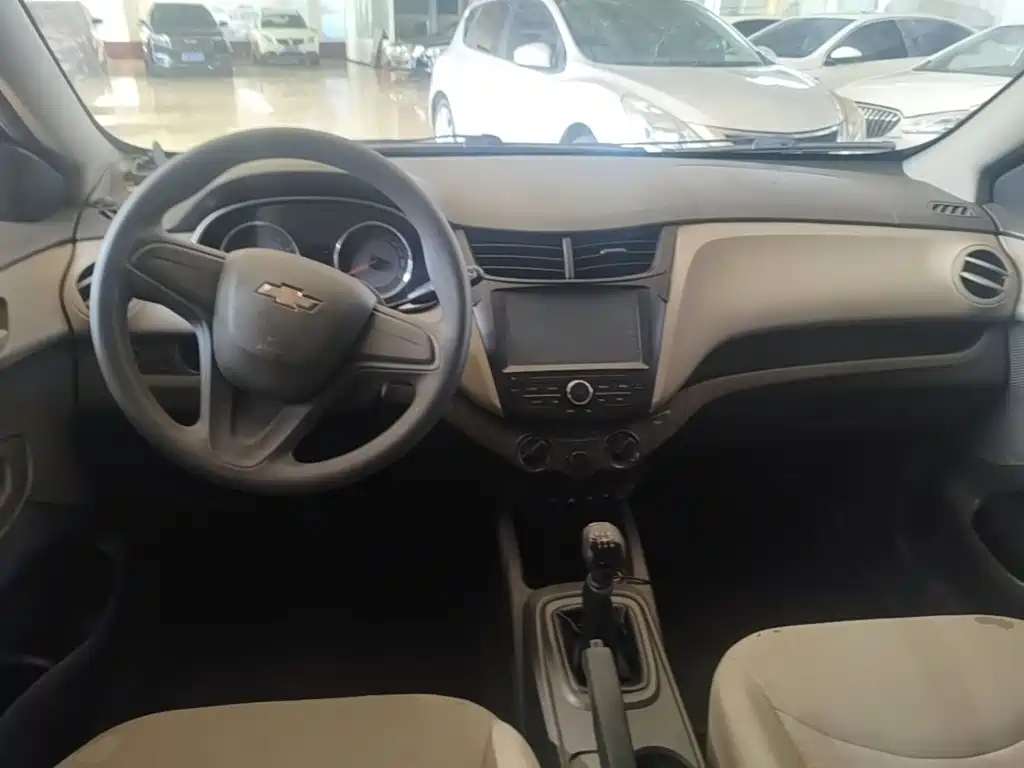 Chevrolet Sail — миниатюра 10
