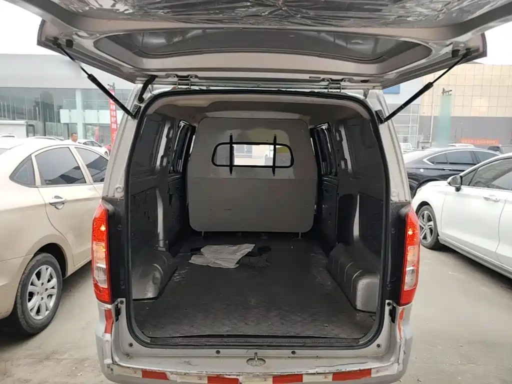 Wuling Hongguang V — миниатюра 19