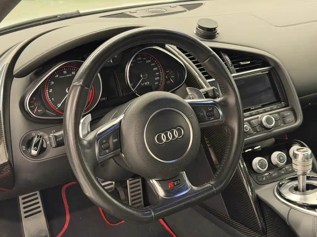 Audi R8 — миниатюра 6