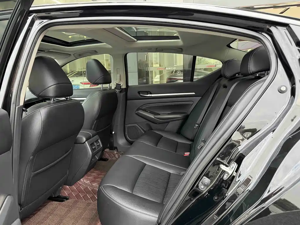 Nissan Teana — миниатюра 6