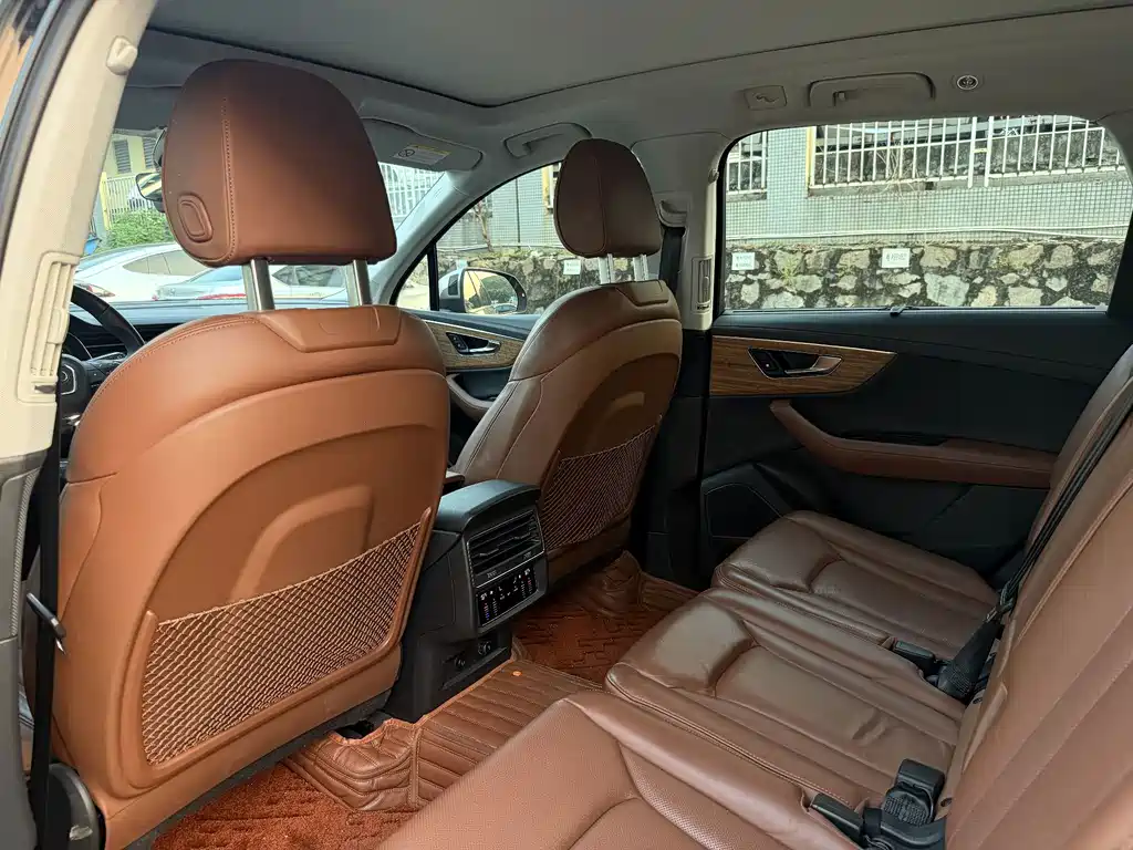 Audi Q7 — миниатюра 18