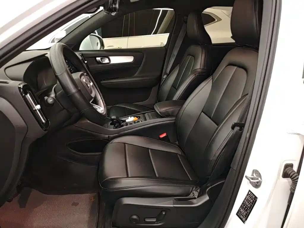 Volvo XC40 — миниатюра 15