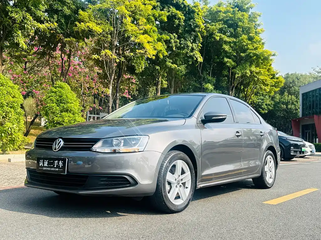 Volkswagen Sagitar 2013