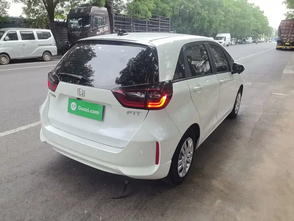 Honda Fit — миниатюра 7