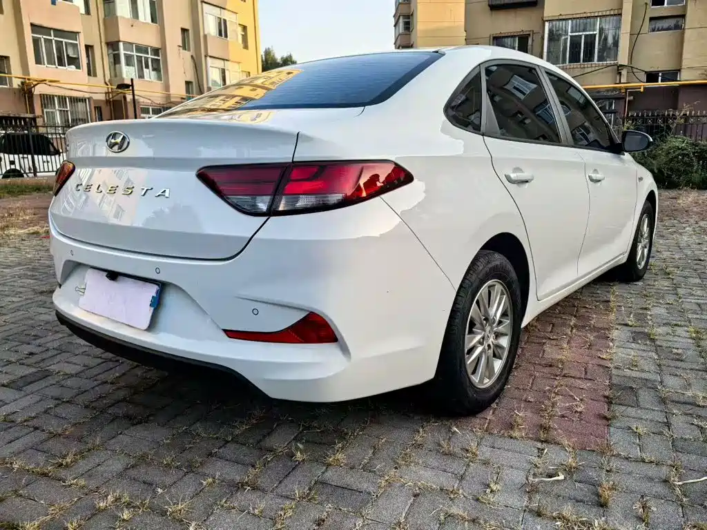 Hyundai Elantra — миниатюра 5