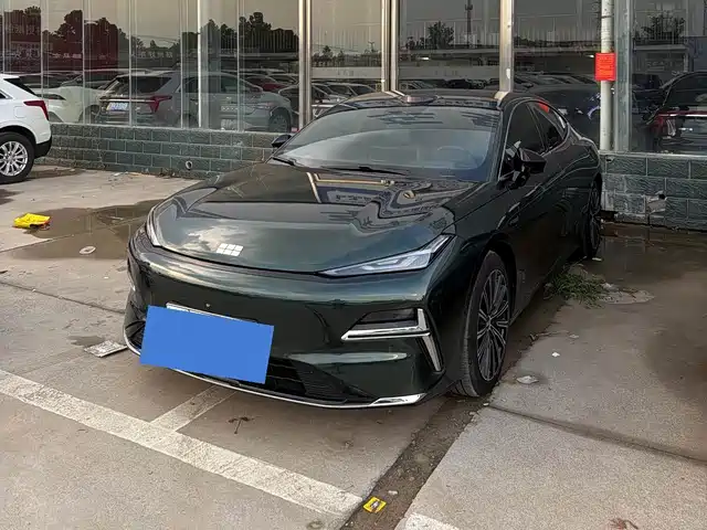 2025 Geely Galaxy Xingyao 8