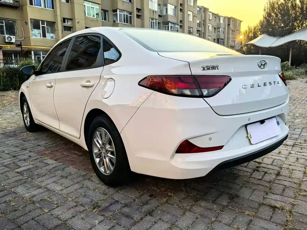 Hyundai Elantra — миниатюра 4