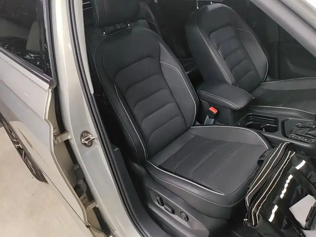 Volkswagen Tiguan L — миниатюра 25