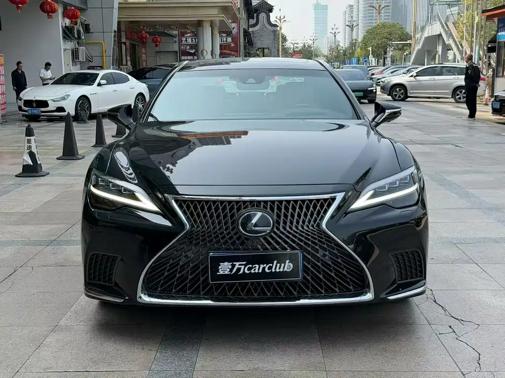LEXUS LS